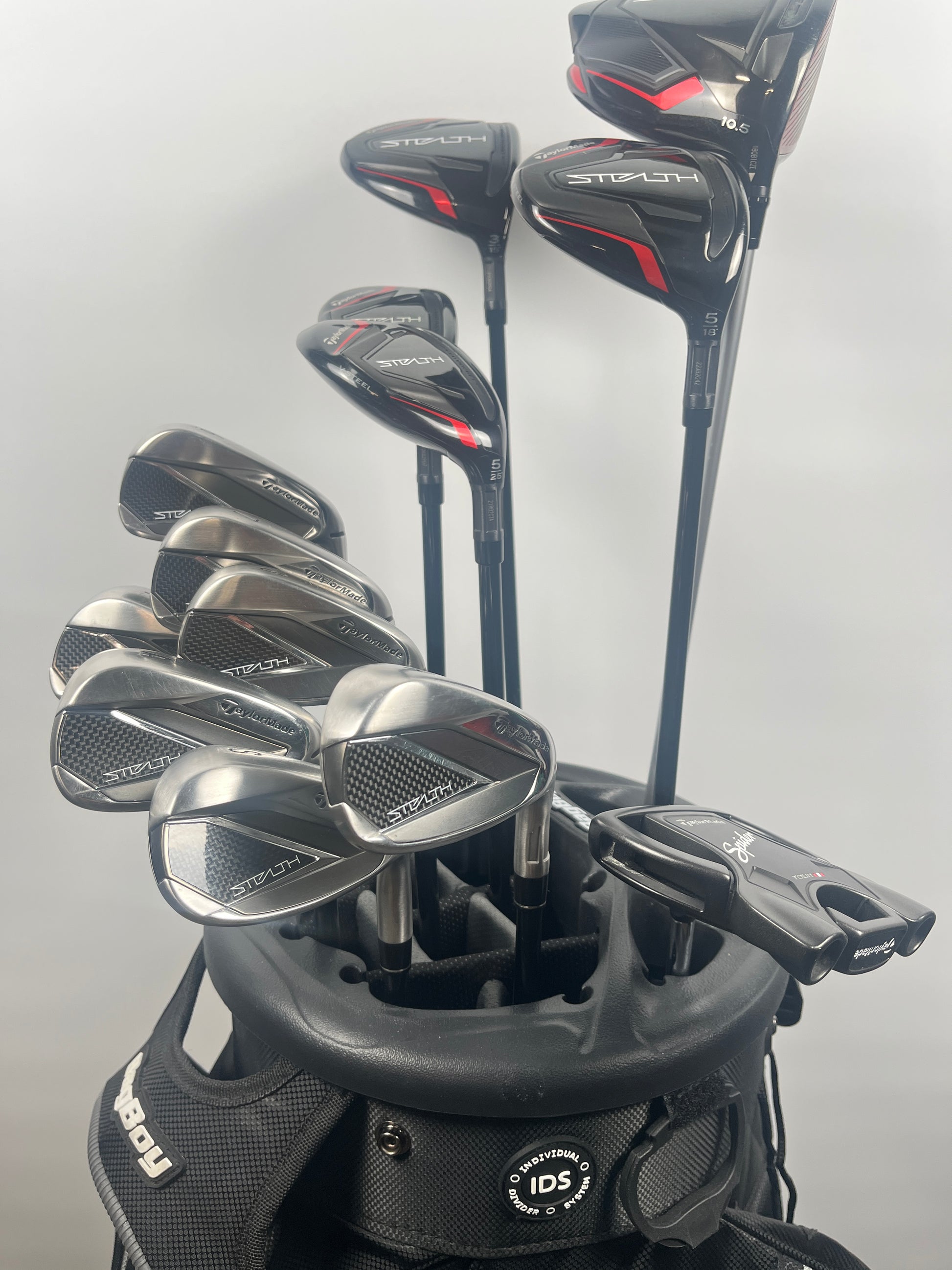 TaylorMade Stealth Complete Set Regular Flex RH STD Length