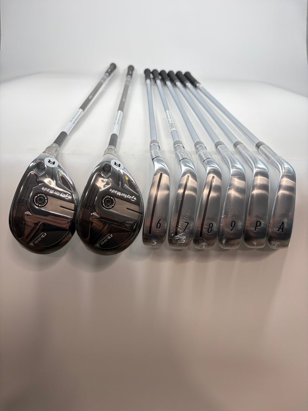 TaylorMade QI35 Combo Iron Set 4H,5H,6-PW,GW Regular Flex RH STD Length